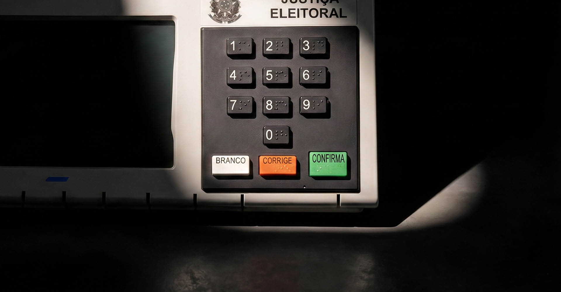 TSE registra 20,5 mil pedidos de candidatura para eleições de 2026