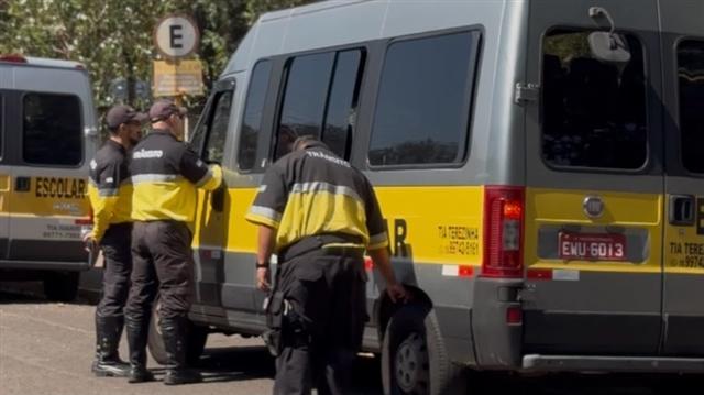 Secretaria de Mobilidade realiza fiscalização de veículos de transporte escolar