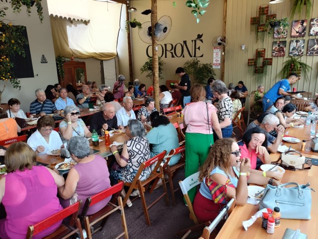 Centro de Referência do Idoso celebra 16 anos com almoço comemorativo