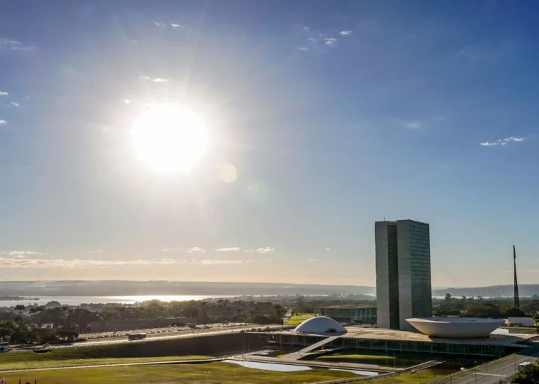 Congresso tem semana de votações sobre fim da escala 6×1 e ‘taxa das blusinhas’