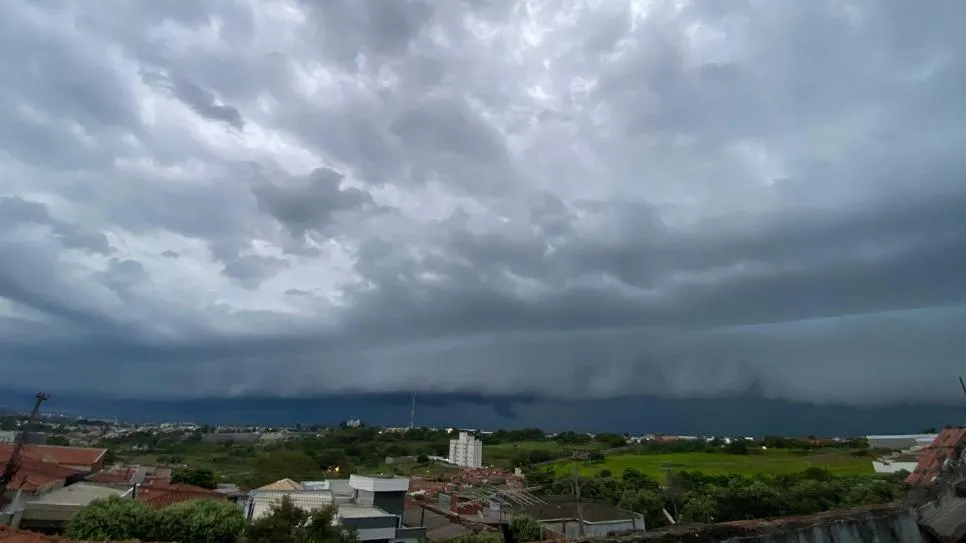 Virada do tempo deixa região de Presidente Prudente em alerta para ventos de até 60 km/h