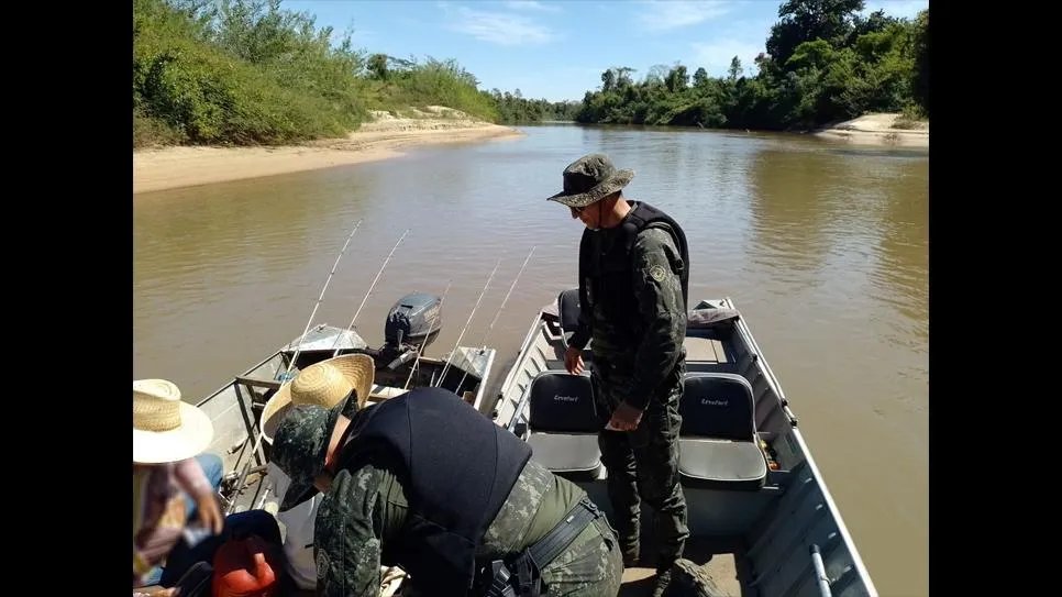Quatro pescadores são multados em mais de R$ 8 mil por pesca em local proibido no Parque Estadual do Rio Aguapeí