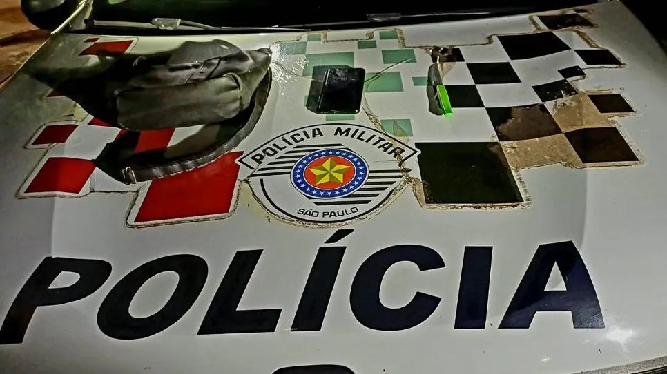 Sobrinha é presa após roubar celular da tia de 72 anos com faca em Osvaldo Cruz
