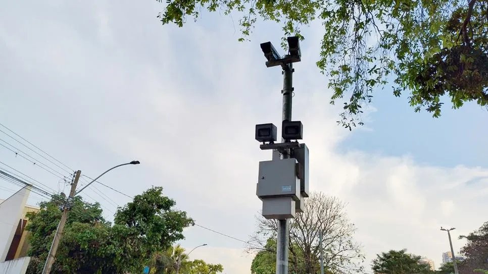 Ipem-SP fiscaliza radares de velocidade em Presidente Prudente na noite desta segunda