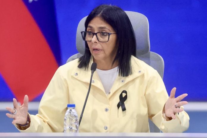 Presidente interina da Venezuela confirma acordo petrolífero com os EUA