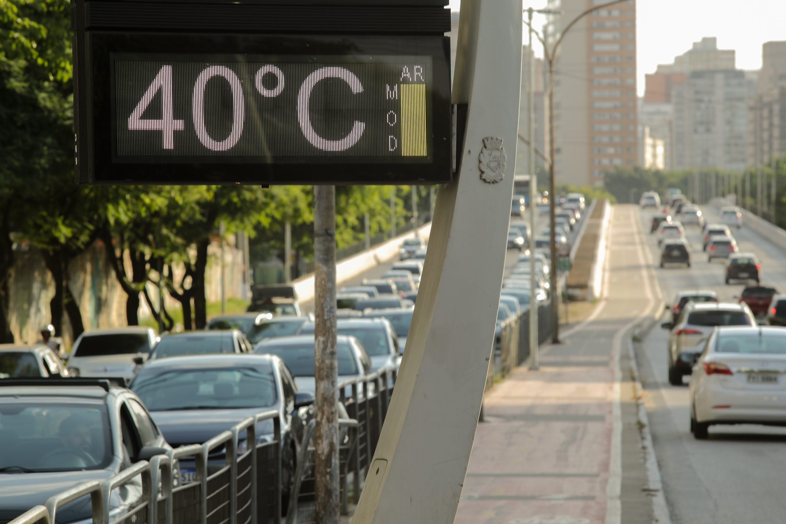 Quinta-feira, 27, tem altas temperaturas em três regiões e frio no Sul