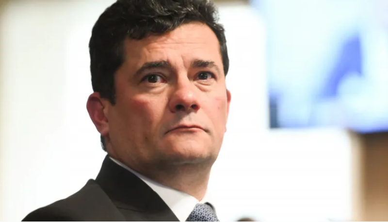 Moro reforça aliança com Bolsonaro e declara apoio à pré-candidatura de Flávio Bolsonaro ao Planalto