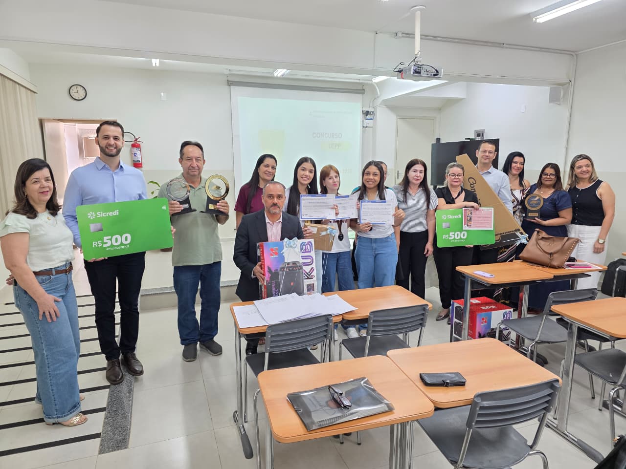 Alunas de escolas estaduais são premiadas em concurso de redação sobre desenvolvimento regional