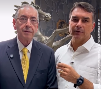 Flávio Bolsonaro grava vídeo com Eduardo Cunha e destaca papel no impeachment de Dilma