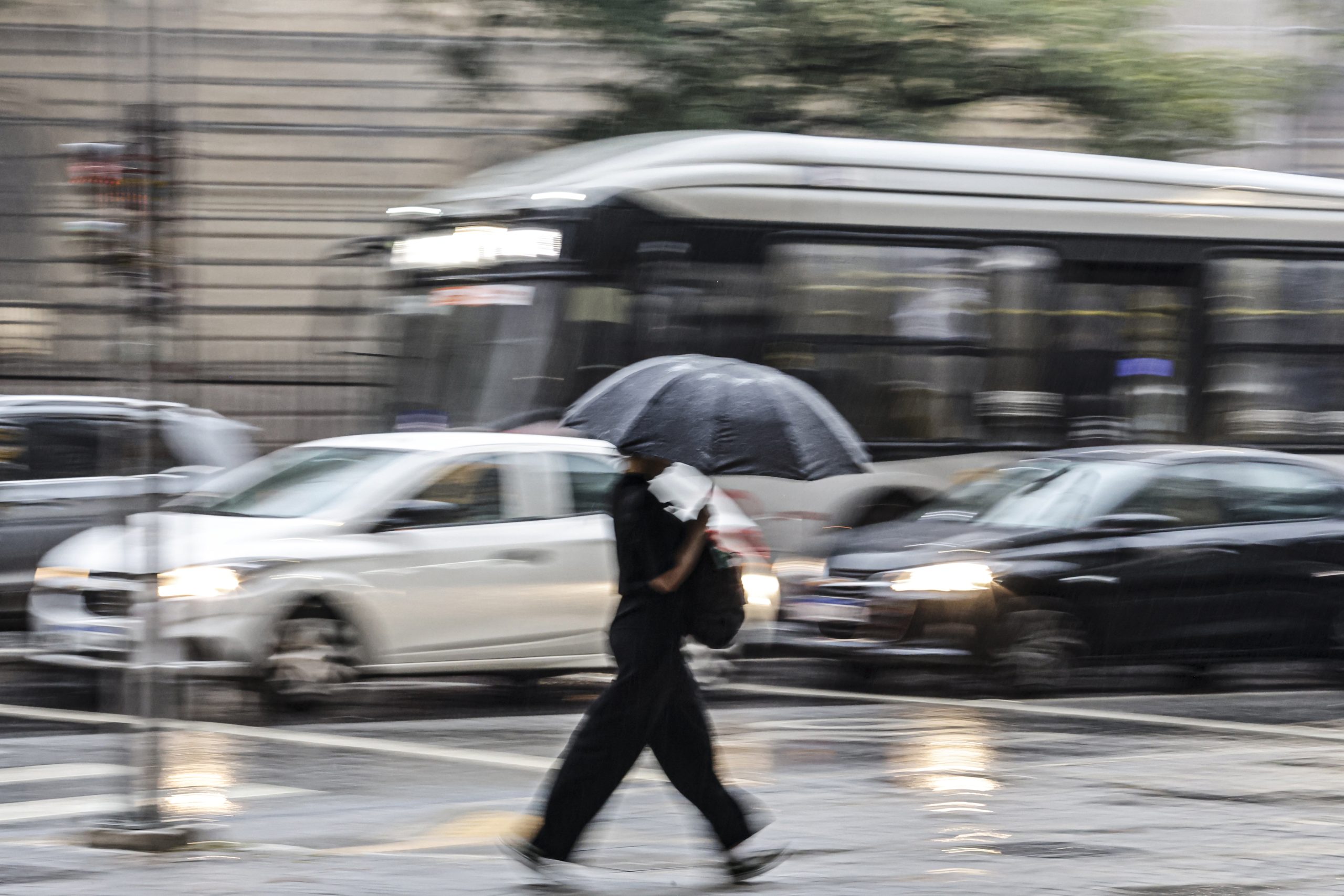 Sábado tem tempestades no Sul, granizo em SC e RS e calor de até 40°C no Centro-Oeste