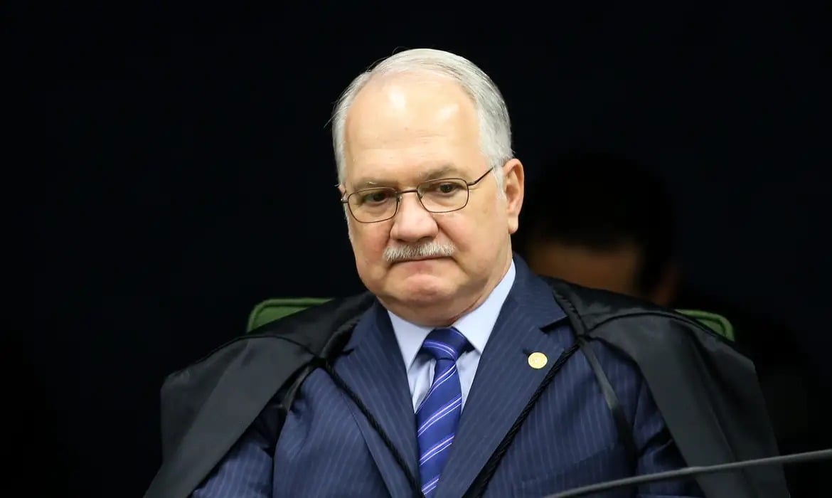 Artigo da Revista Oeste defende Código de Ética, mas critica exclusão do STF