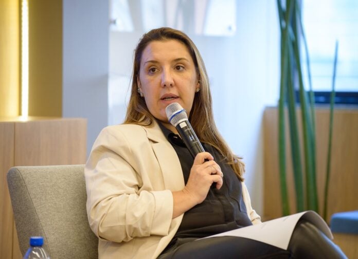 Daniella Marques defende presidente corajoso e governo de técnicos em evento na Fisesp