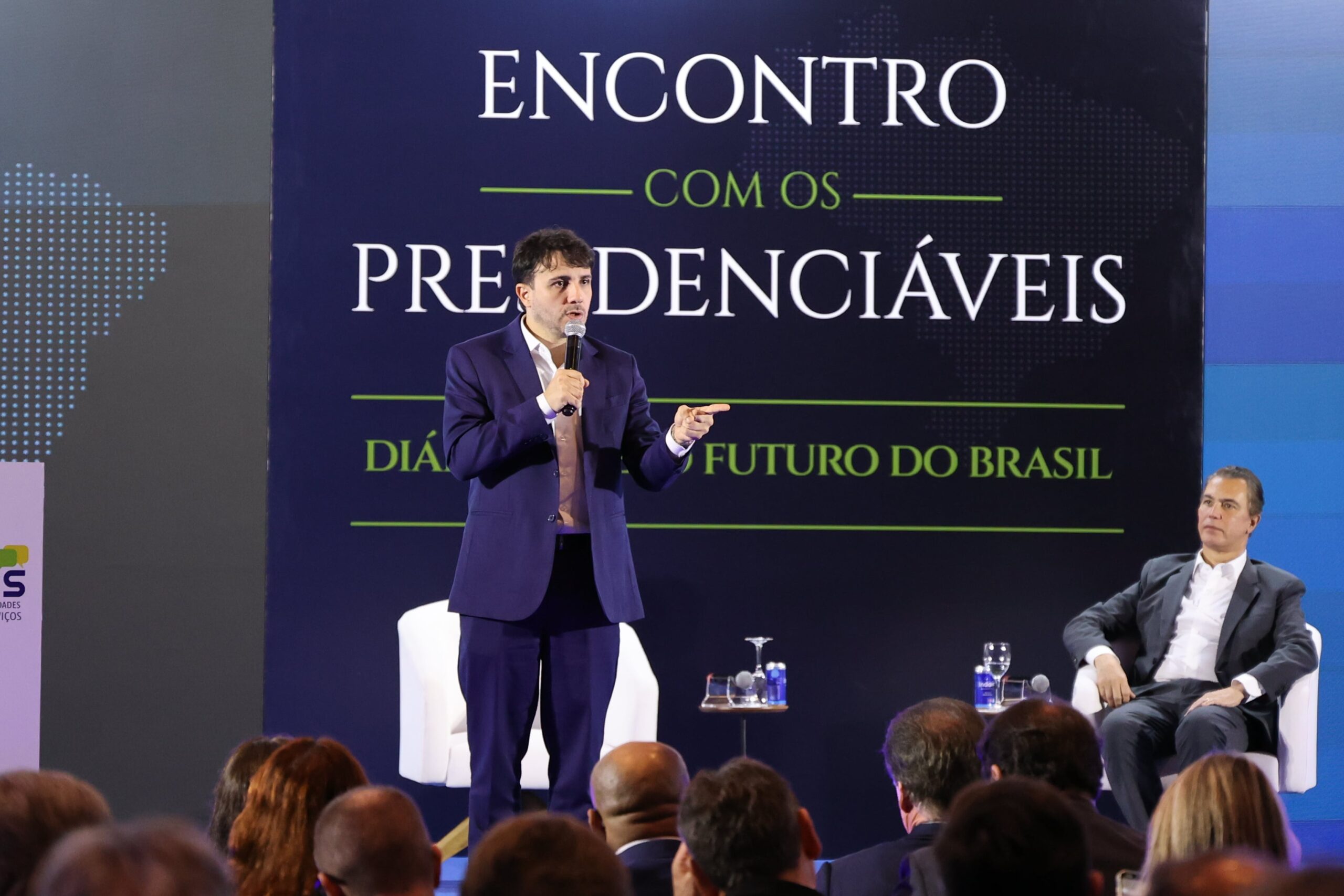 Renan Santos acusa Record de vetar sua participação em debates