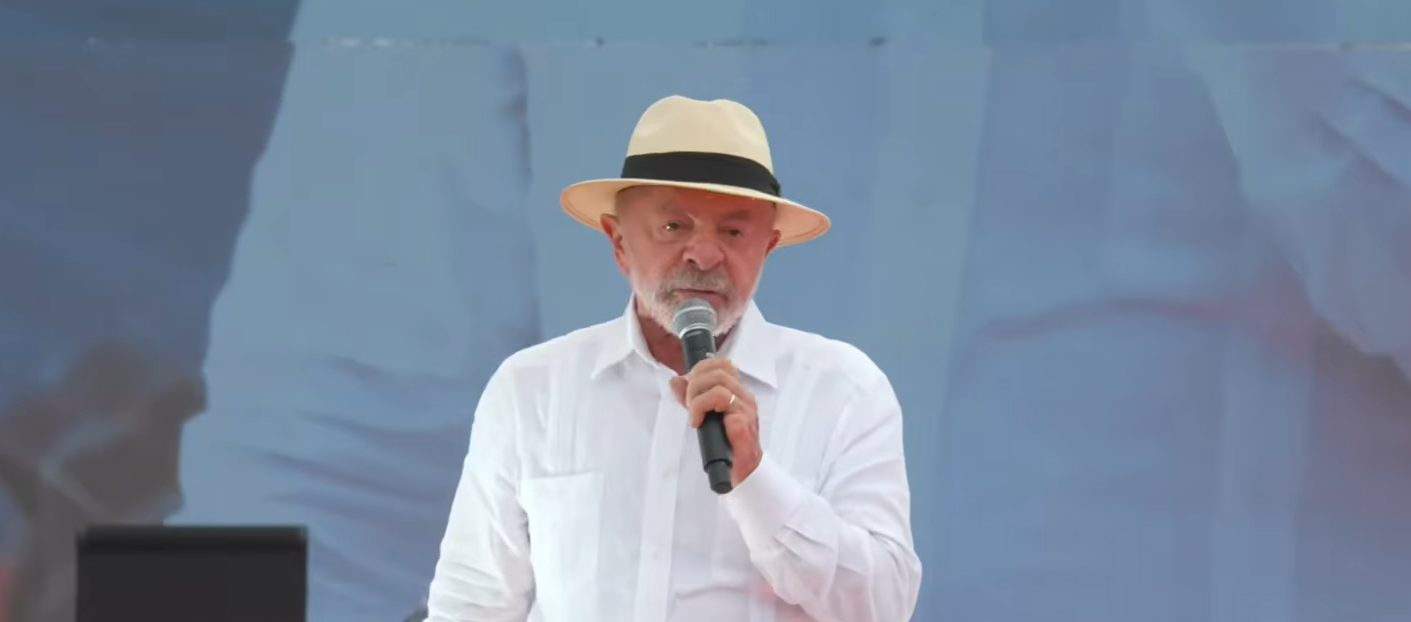 Em ato no Rio, Lula promete retirar facções de territórios se reeleito