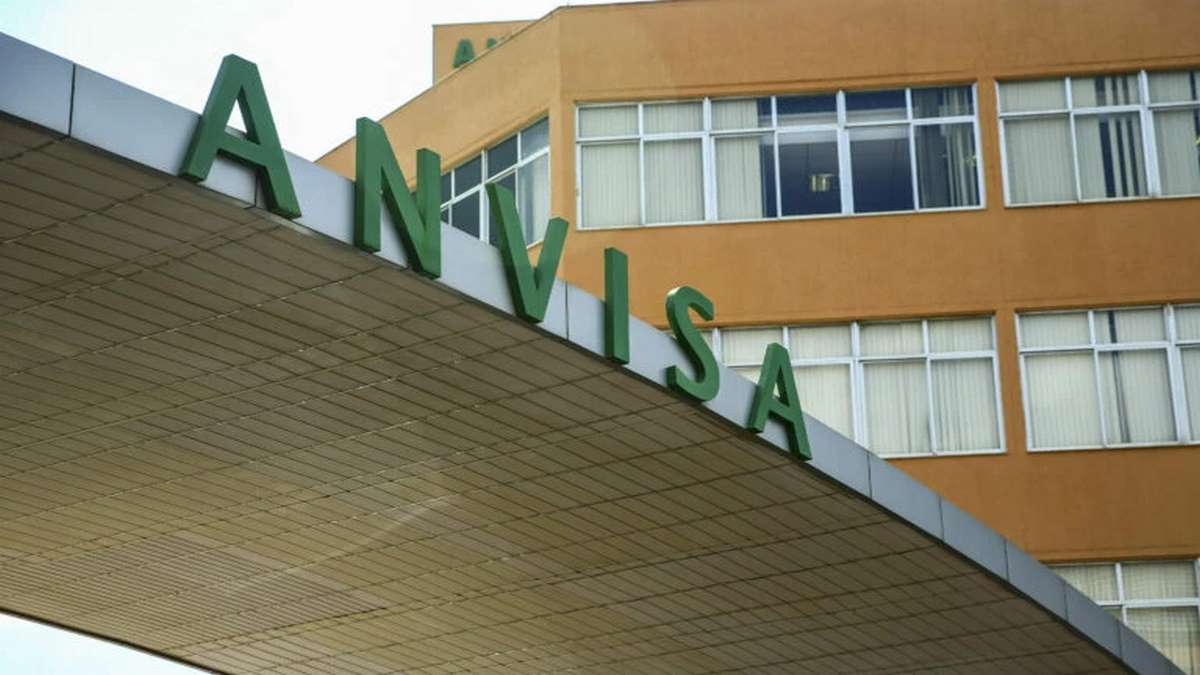 Anvisa proíbe fabricação, venda e uso de cosméticos sem autorização sanitária