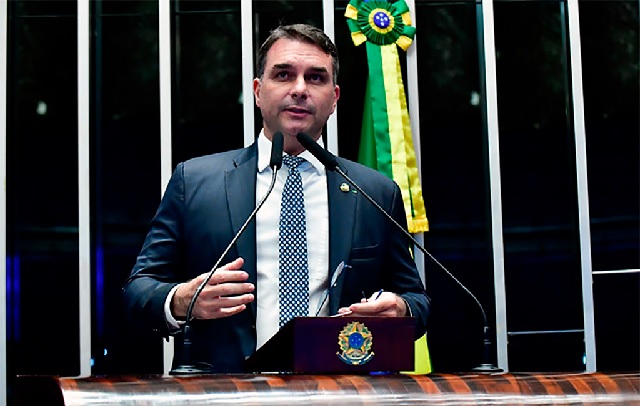 Flávio Bolsonaro lidera em São Paulo com 38% contra 33% de Lula, aponta pesquisa