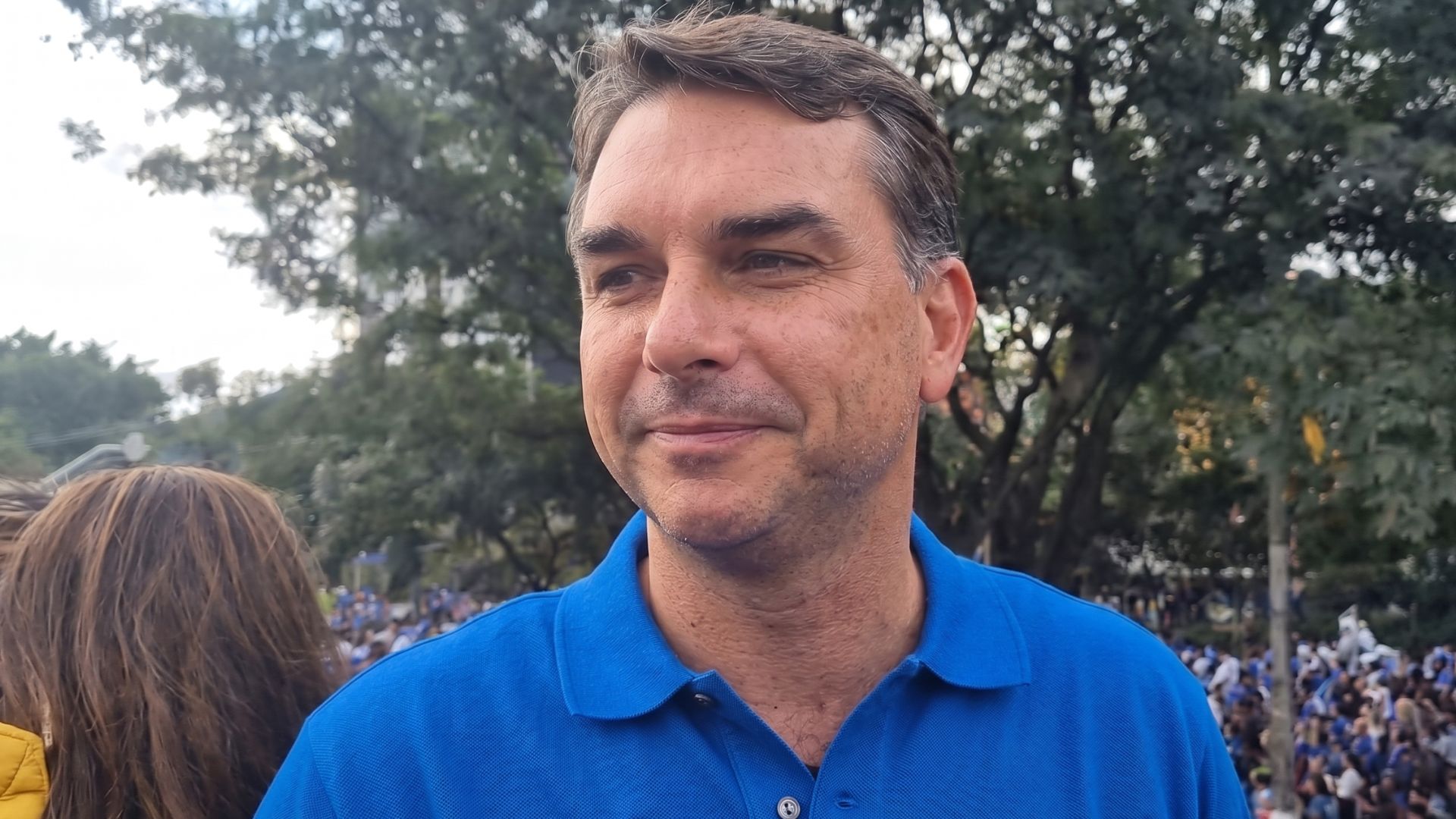 Flávio Bolsonaro tem palanque triplo no Acre com apoio de candidatos ao governo