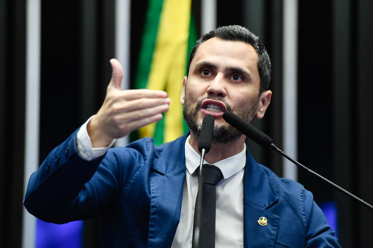 Prefeita petista de Frei Gaspar surpreende e apoia Cleitinho para o governo de MG