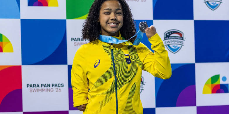 Alessandra Oliveira bate recorde mundial no Parapan-Pacífico de natação