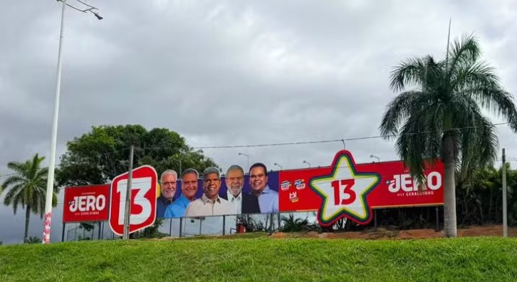Mega outdoor do PT na Bahia é alvo de questionamento por regra eleitoral