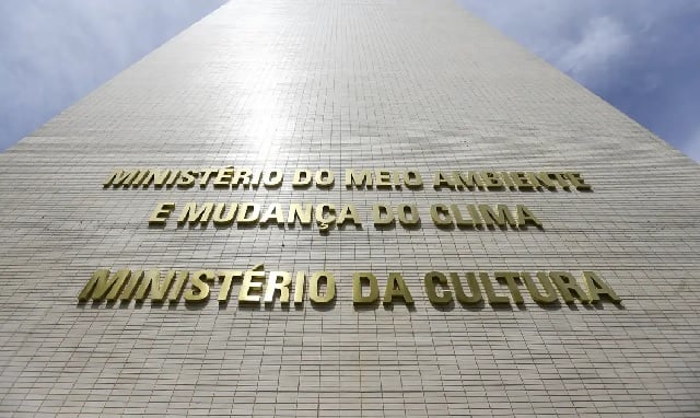 Governo suspende R$ 6 milhões a ONG após suspeita de irregularidades em castrações