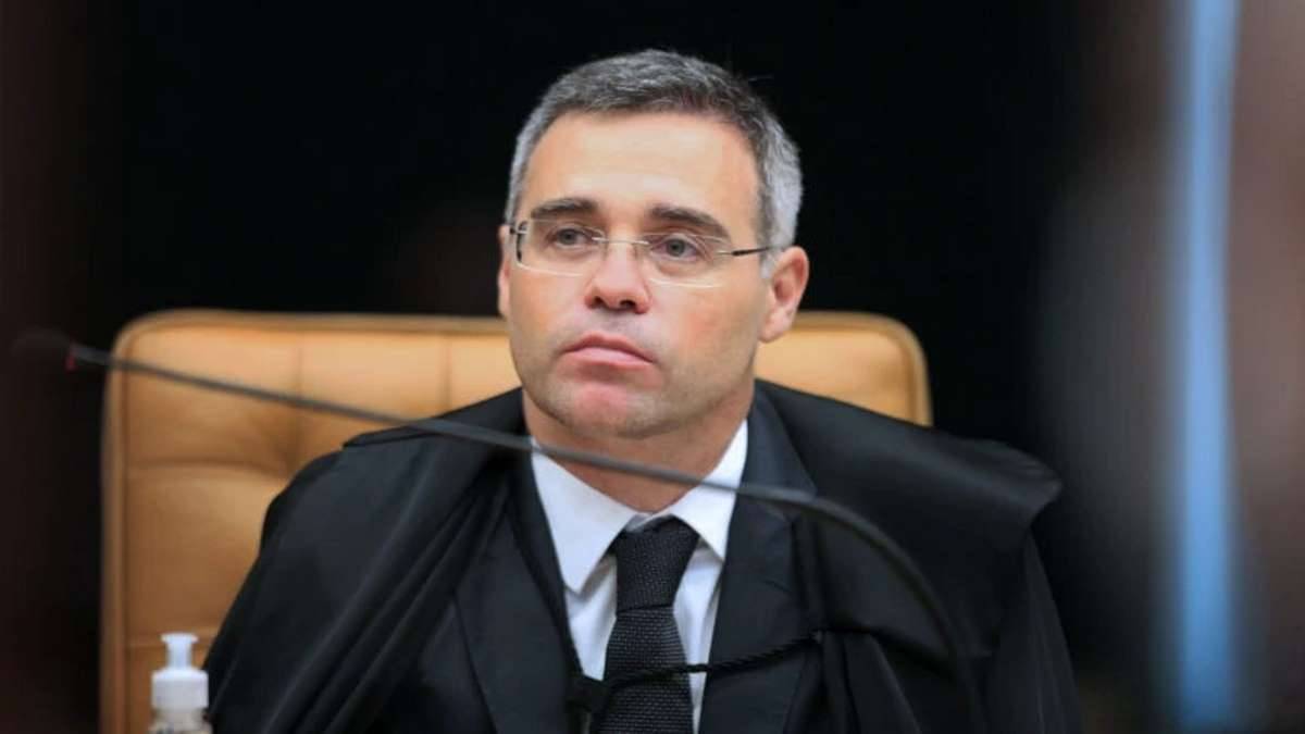Jantar com Lula, Moraes e Alcolumbre teria discutido formas de fragilizar Mendonça no STF