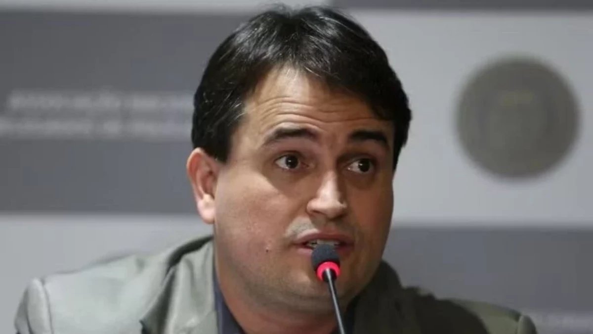 Ex-diretor da PF é indiciado por corrupção e lavagem de dinheiro em esquema de mineração em MG