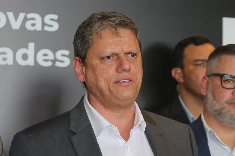 Tarcísio diz que Polícia Civil de SP vai cumprir ordem de Dino sobre provas de caso Dark Horse