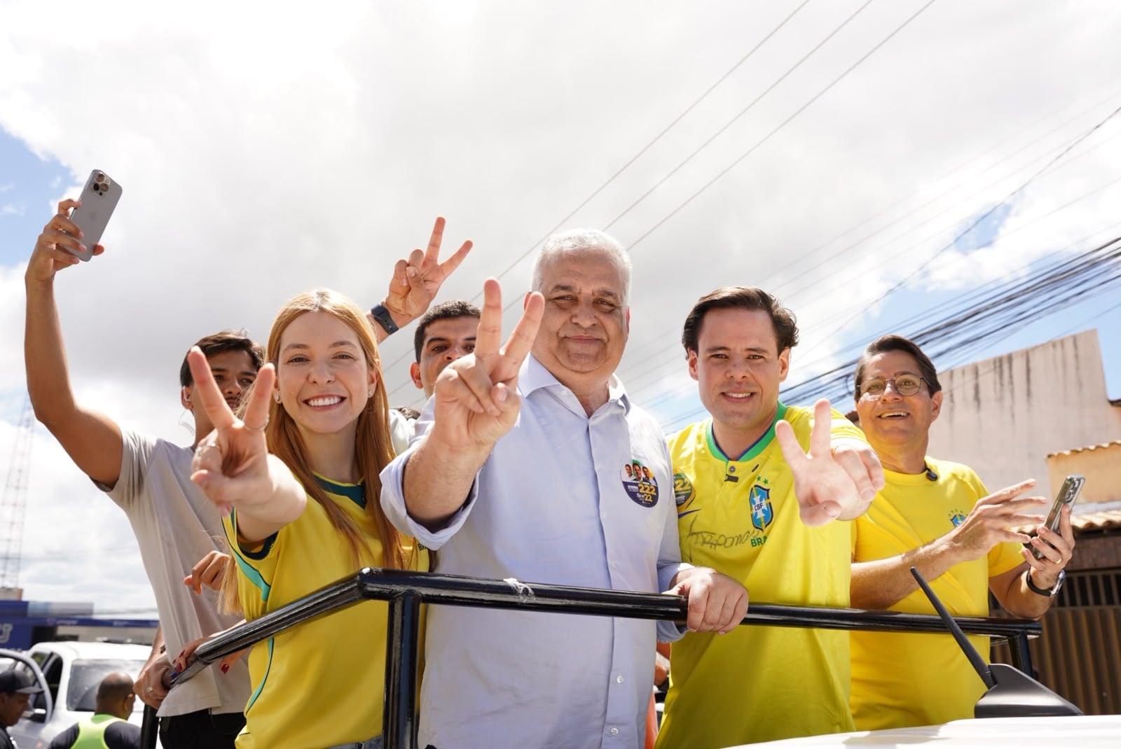 Alfredo Gaspar participa de carreata e inaugura comitê de Flávio Bolsonaro em Sergipe
