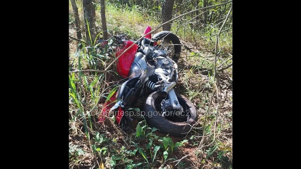 Cabo da PM de 35 anos morre em acidente de moto na SP-294, em Tupi Paulista