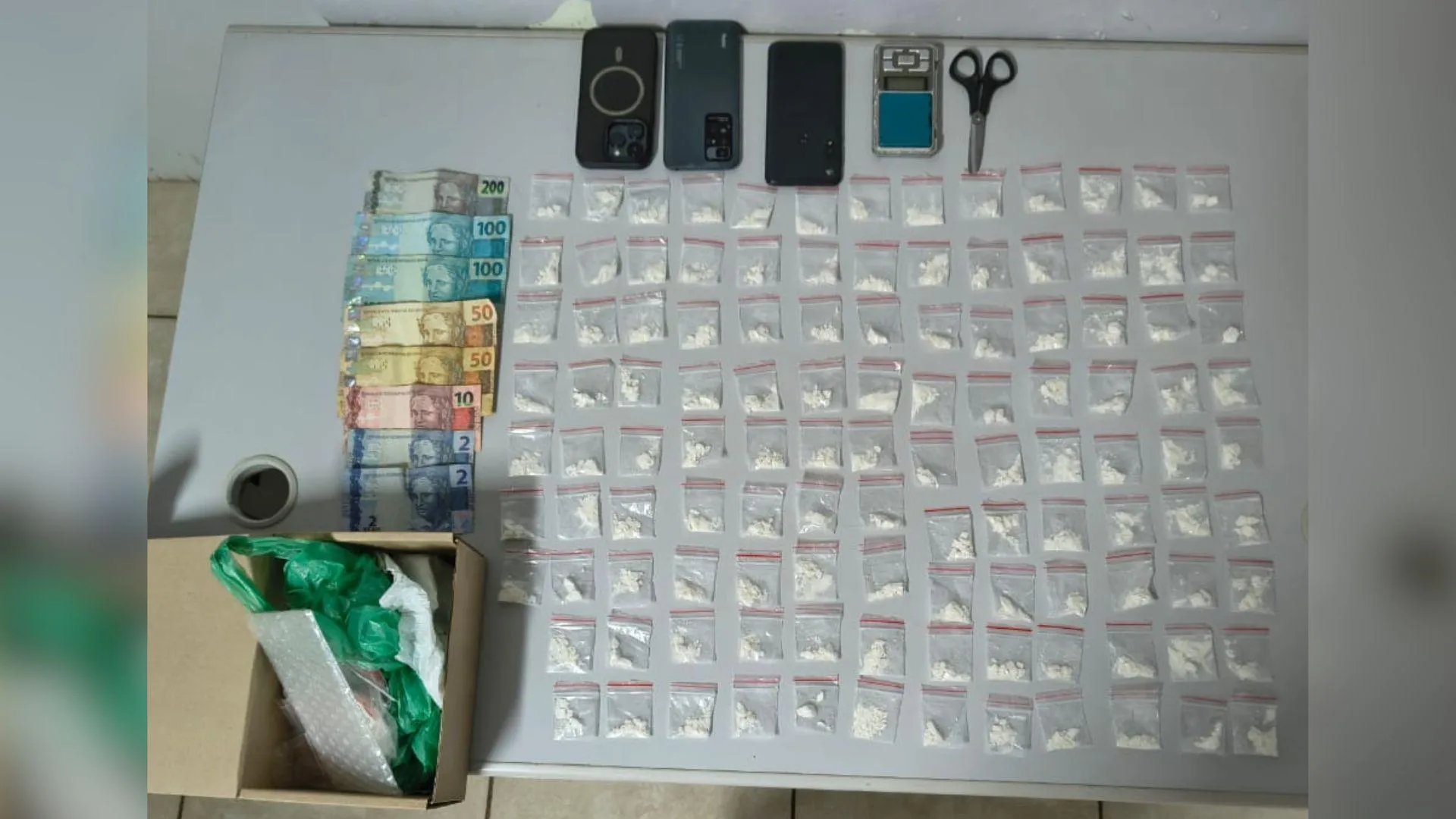 Homem é preso com 115 porções de cocaína no bairro Rotta do Sol, em Presidente Prudente