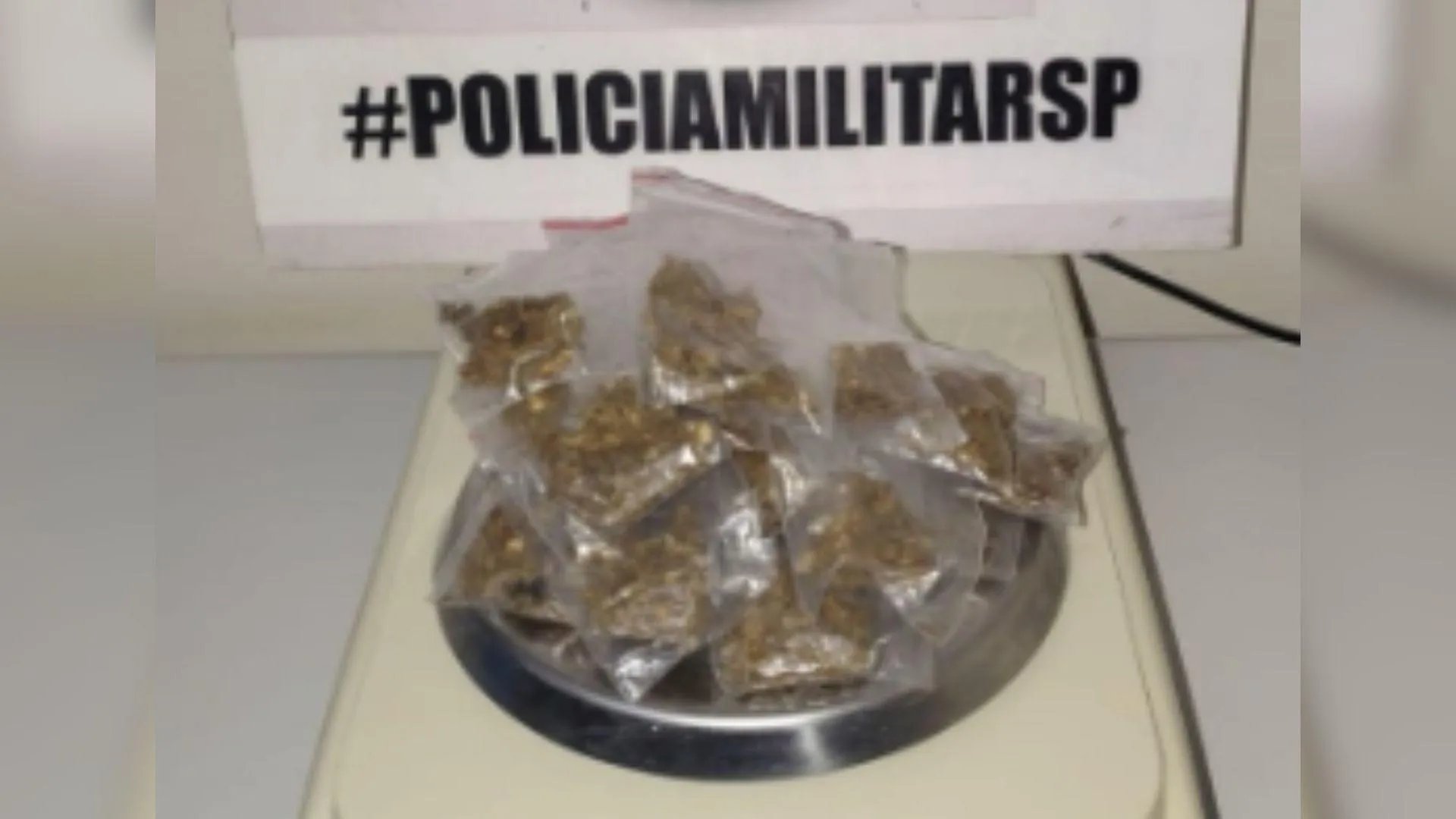 Homem procurado pela Justiça é preso em flagrante por tráfico de drogas em Regente Feijó (SP)