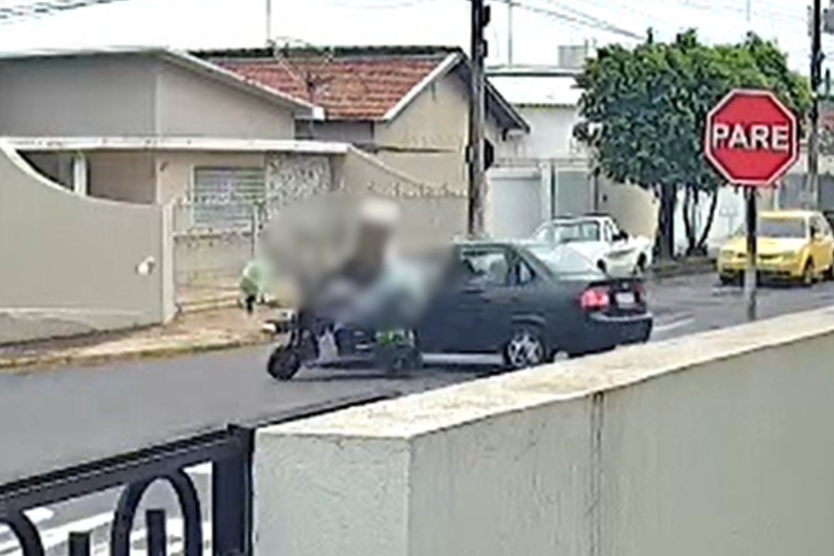 Atropelamento em Dracena: mulher perde controle de triciclo e é atingida por carro