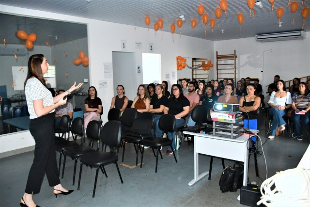 Centro de Reabilitação encerra Agosto Laranja com ação sobre esclerose múltipla