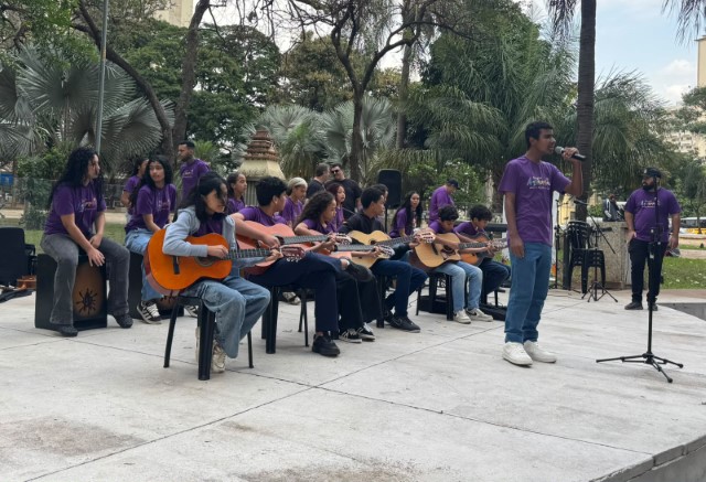 Aquarela realiza apresentação musical em comemoração aos 109 anos de Prudente