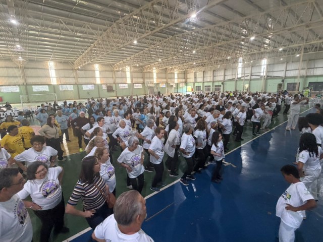 3º Encontro de Capoterapia reúne cerca de 400 idosos em Prudente