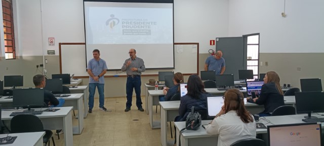 Escola de Gestão Pública realiza capacitação para uso do aplicativo Prefeitura e Você
