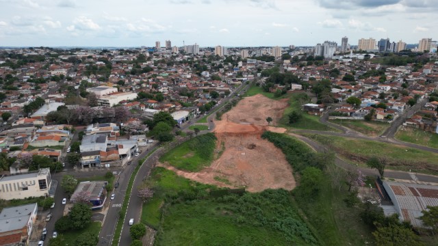 Obra na Avenida Tancredo Neves entra em nova etapa após conclusão da substituição da galeria