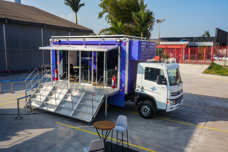 Unidades móveis do Sebrae levam atendimento e experiências digitais a cinco cidades do oeste paulista