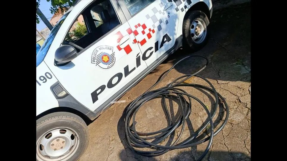 Homem é preso em flagrante com 50 metros de fios furtados em Presidente Epitácio