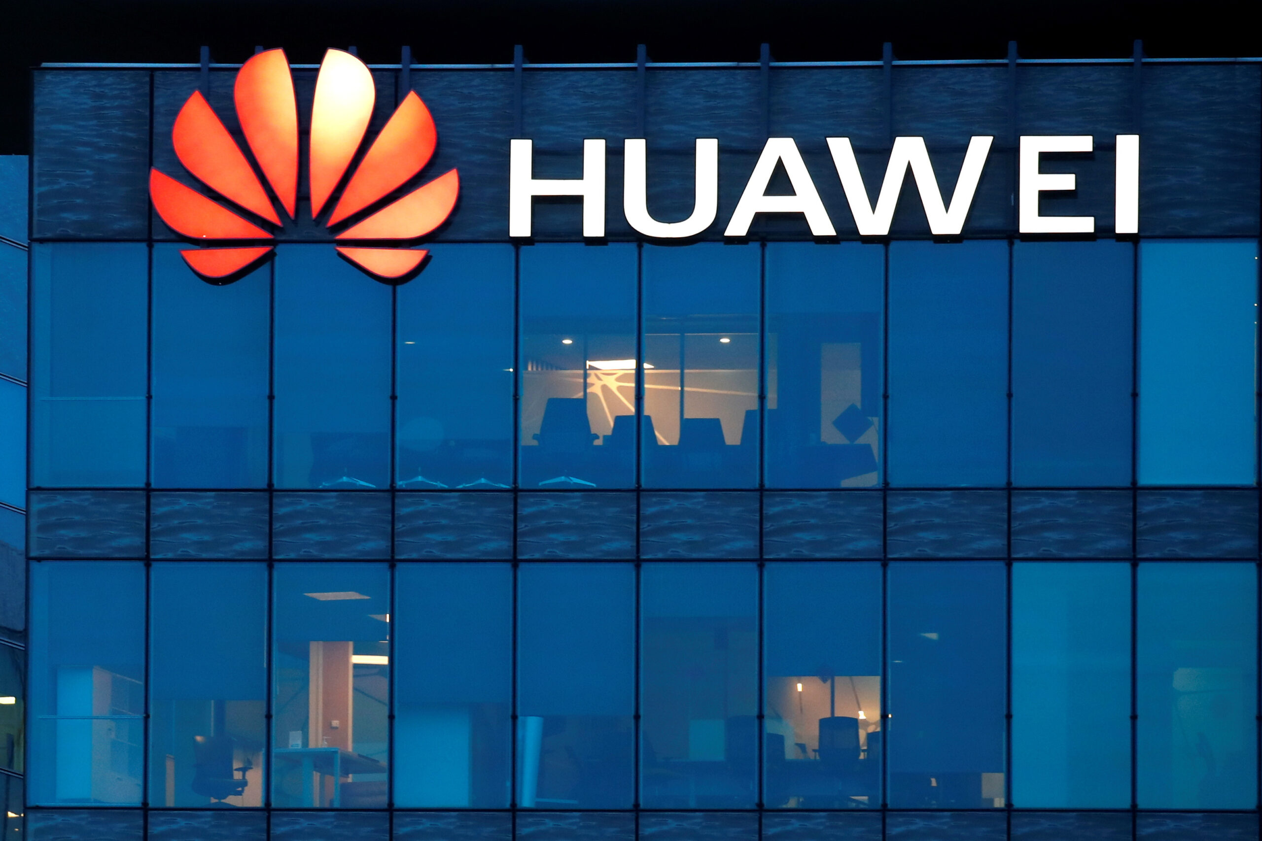 Huawei enfrenta julgamento em Nova York sob acusação de fraude e roubo de segredos comerciais
