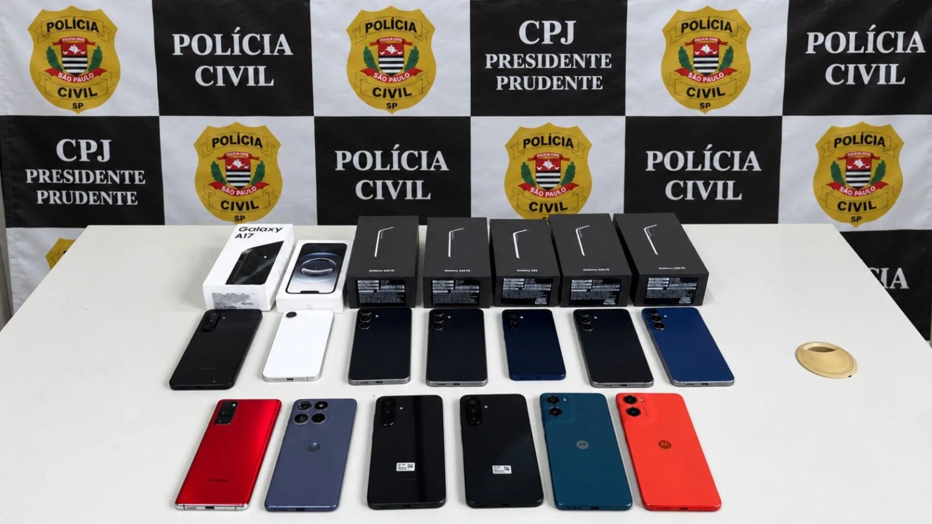 Polícia Civil restitui 13 celulares recuperados pelo SP Mobile em Presidente Prudente