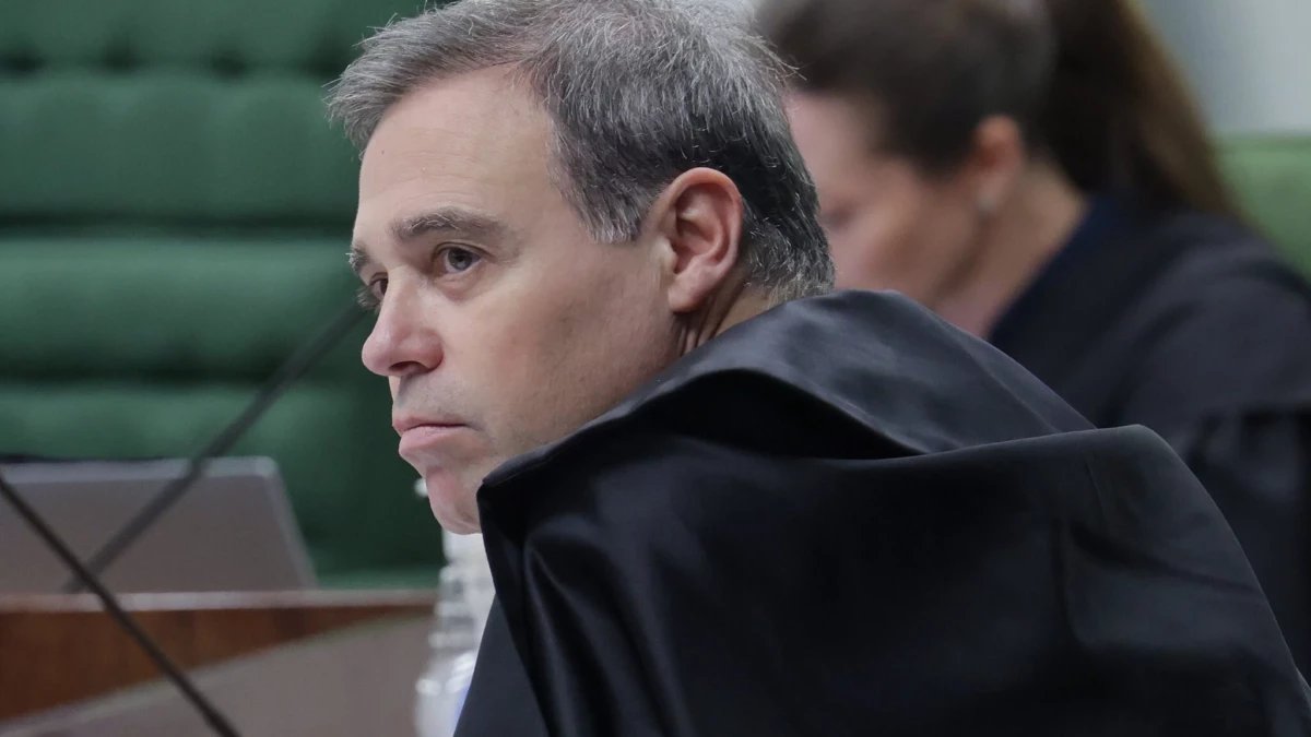 Bancada do PT articula impeachment de André Mendonça no Congresso