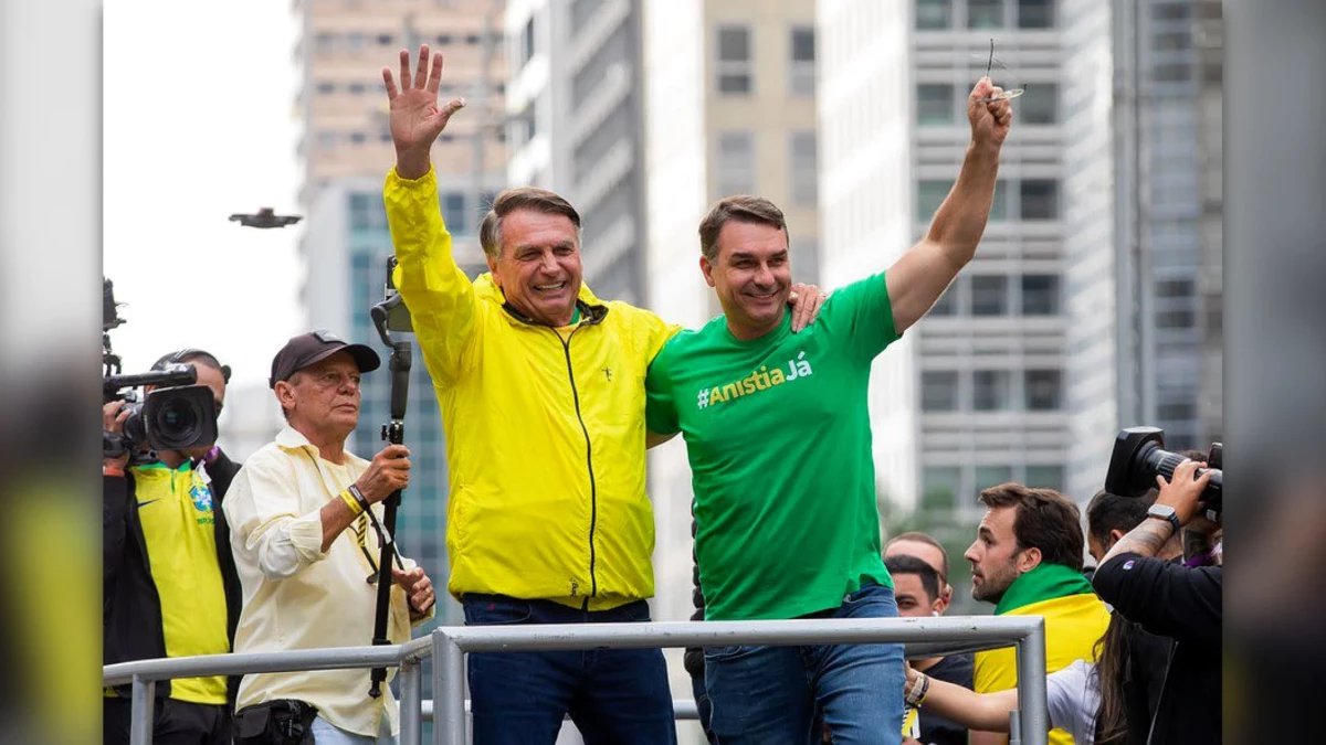 Quaest: eleitores de Zema, Renan, Cury e Caiado migrariam para Flávio Bolsonaro em segundo turno contra Lula