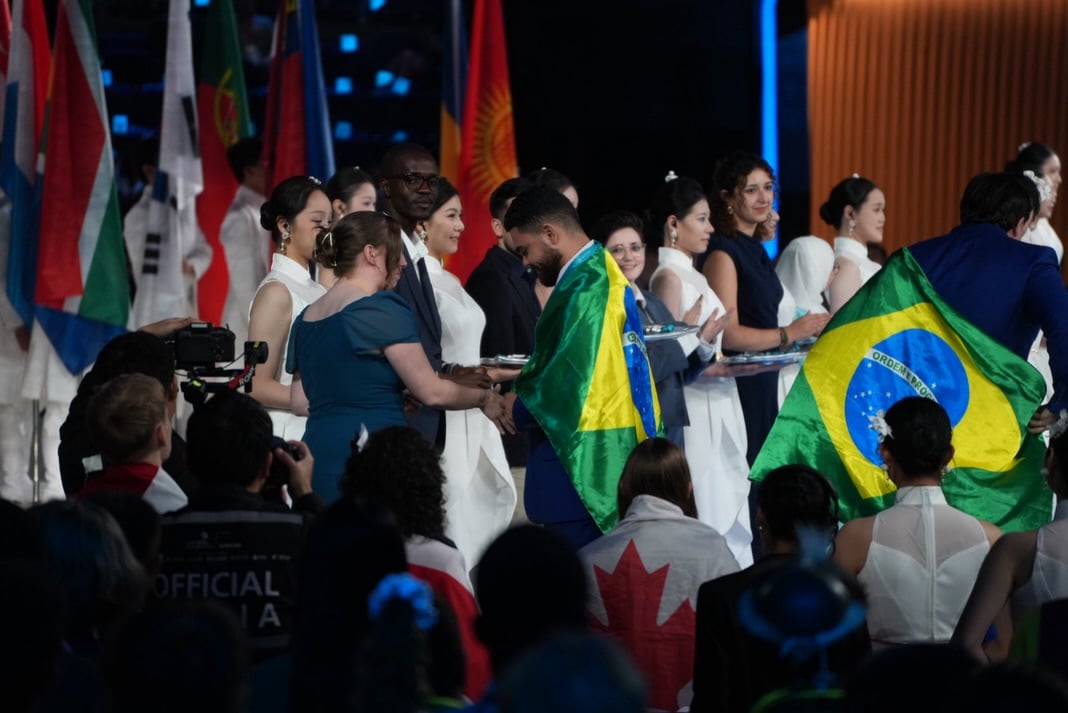Brasil termina em segundo na WorldSkills 2026, em Xangai, com oito medalhas
