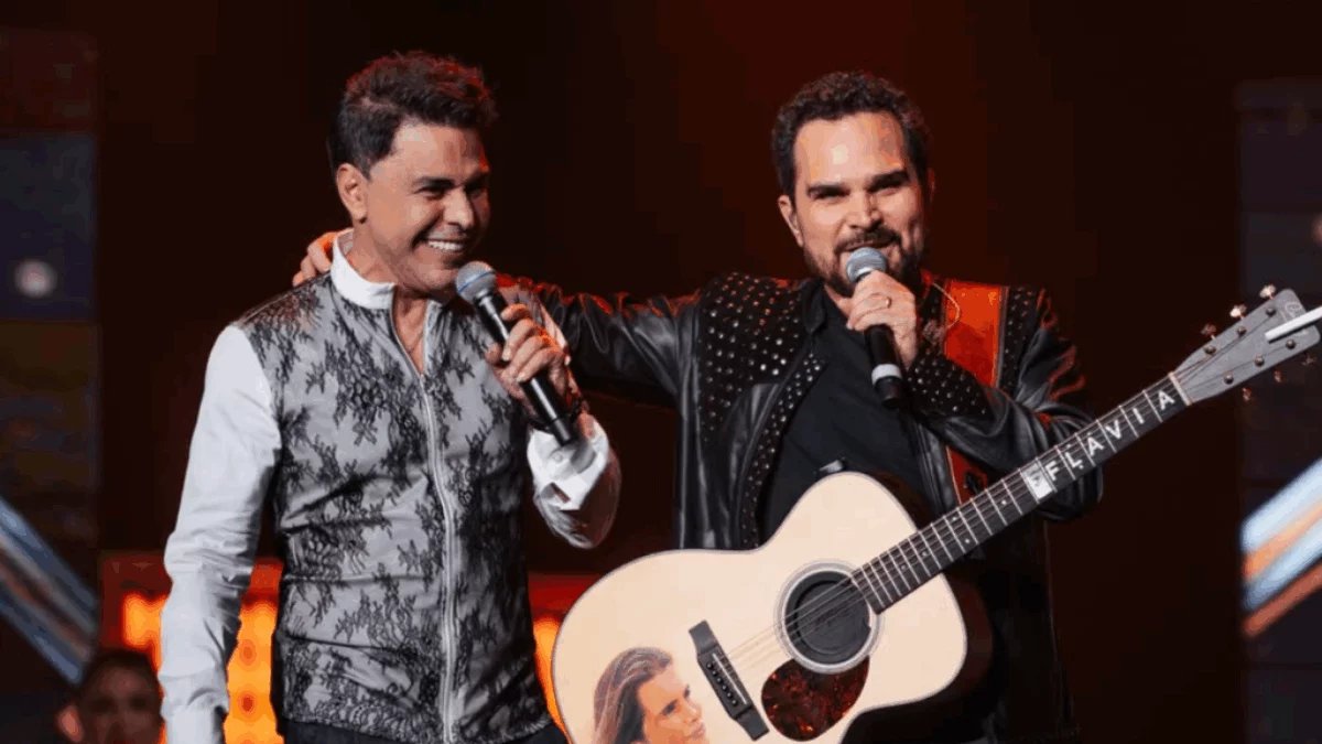 Luciano pede orações a André Mendonça em show em Blumenau; Zezé elogia SC