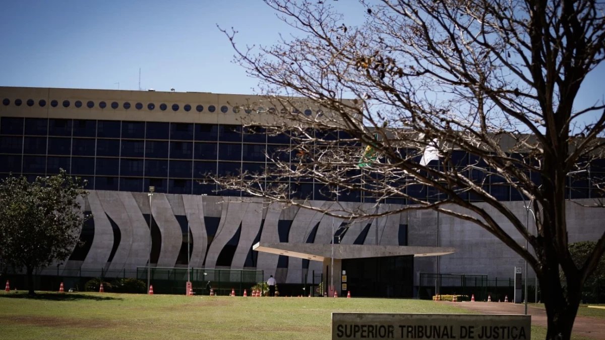 Conteúdo de celulares de Vorcaro deve atingir ministros do STJ após crise no STF