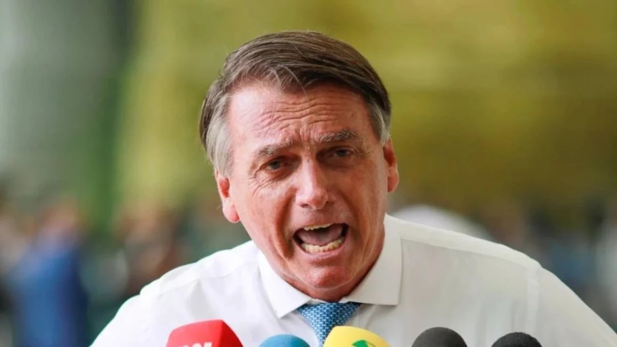 Vídeos de Bolsonaro contra Moraes em 2022 voltam a viralizar após contrato do Banco Master
