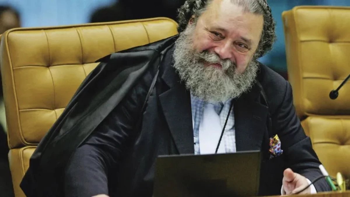 Vídeo com críticas de Eros Grau ao STF viraliza em meio a crise envolvendo Moraes e Vorcaro