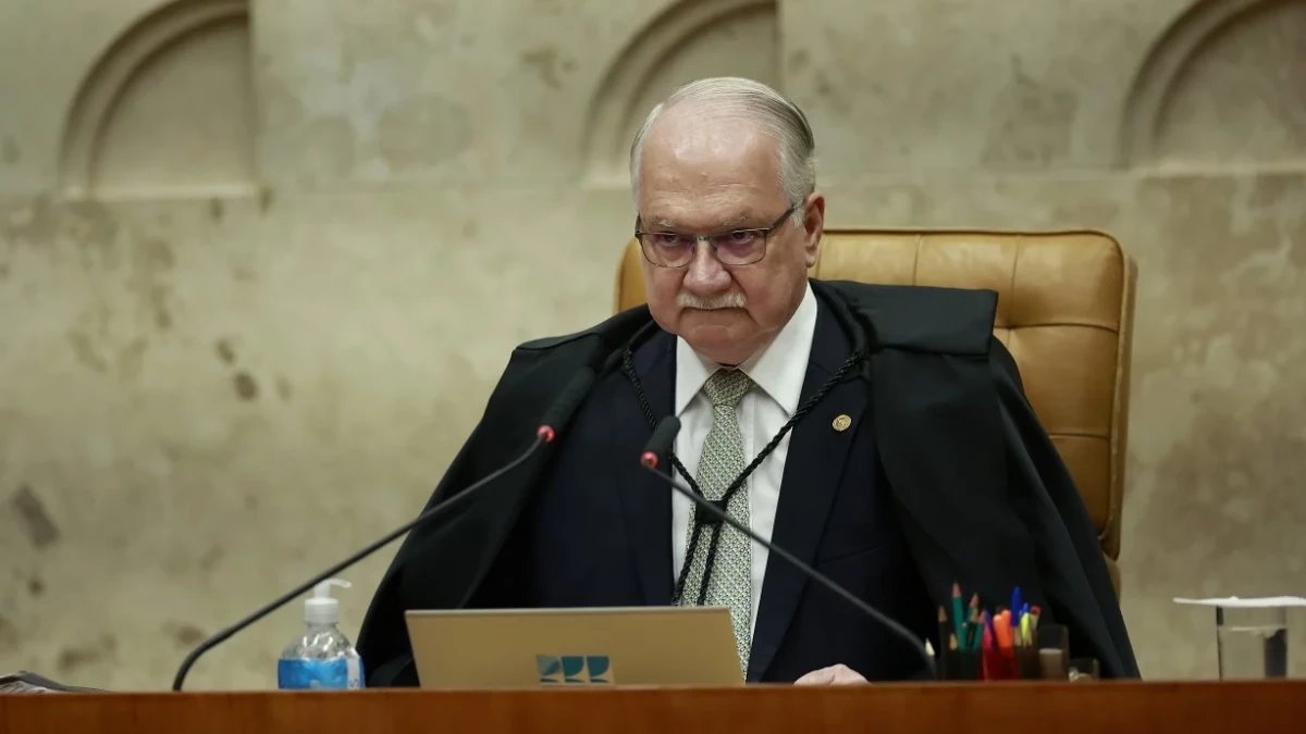Ex-ministros do STF pedem a Fachin sessão urgente para apurar crise no tribunal